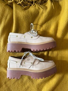 Timberland Stone Street Platform Lace-Up Boat Shoes in Cream Leather (Size 9)